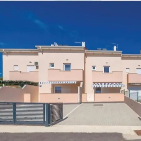Family House Lea *