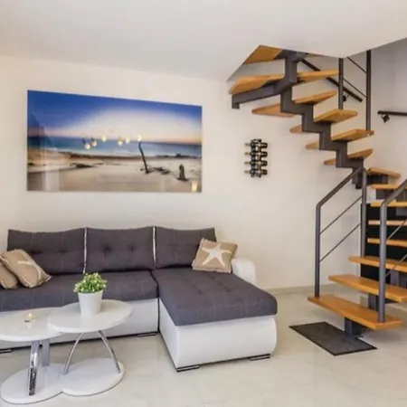 Family House Lea Krk Town