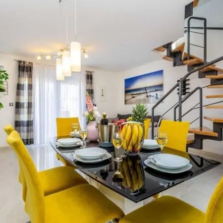 Family House Lea *