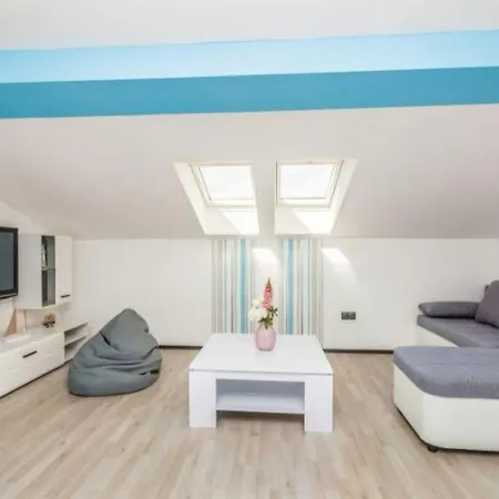 Family House Lea Krk Town
